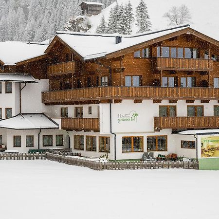 Hotel Zum Gruenen Tor Tux Bagian luar foto